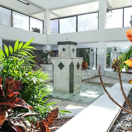 Banus - Banus Playa Rocio - 3br - 3ba - Direct & Sea Access Complex - Outdoor Terrace W Garden Views - Pool - 3 Min Walk To Puerto Banus & Corte Ing Luxury Shopping - Ideal For Families Lejlighed Marbella